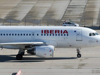 Flughafen in Spanien: Fußballer "kapern" Maschine