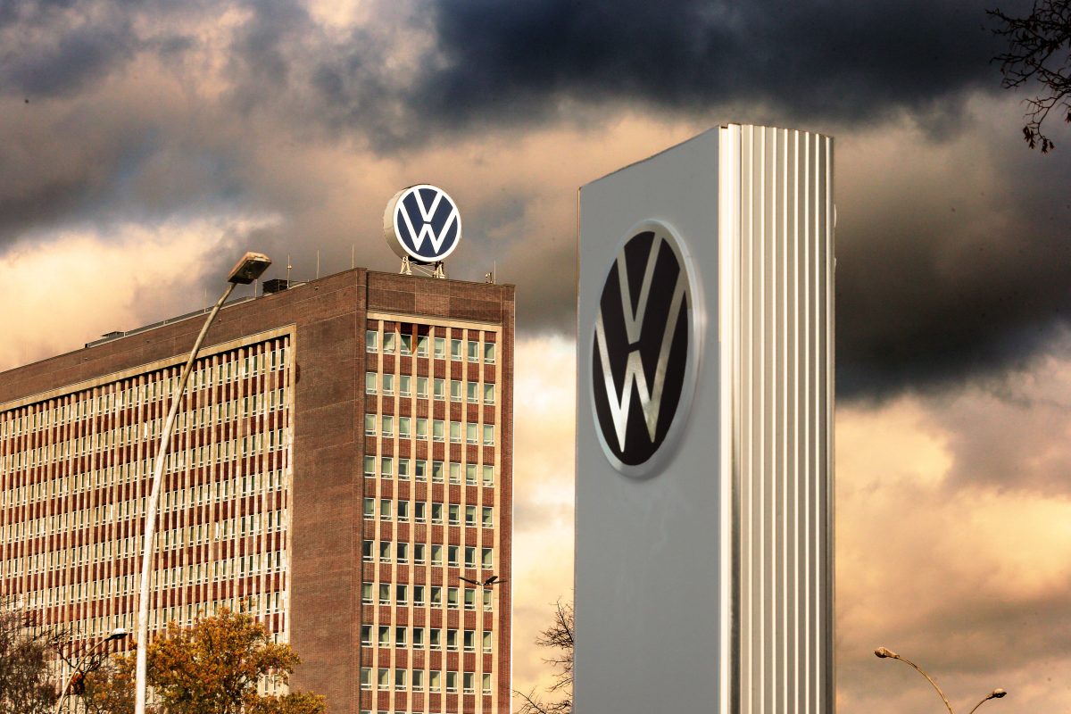 Eine IT-Panne legte im September die komplette Produktion bei VW und anderen Autoherstellern lahm. Die Spur führte nach Wolfsburg.