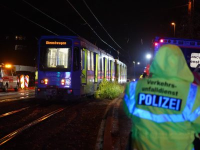 Tödlicher Unfall in Hannover: Mann wird von Stadtbahn erfasst