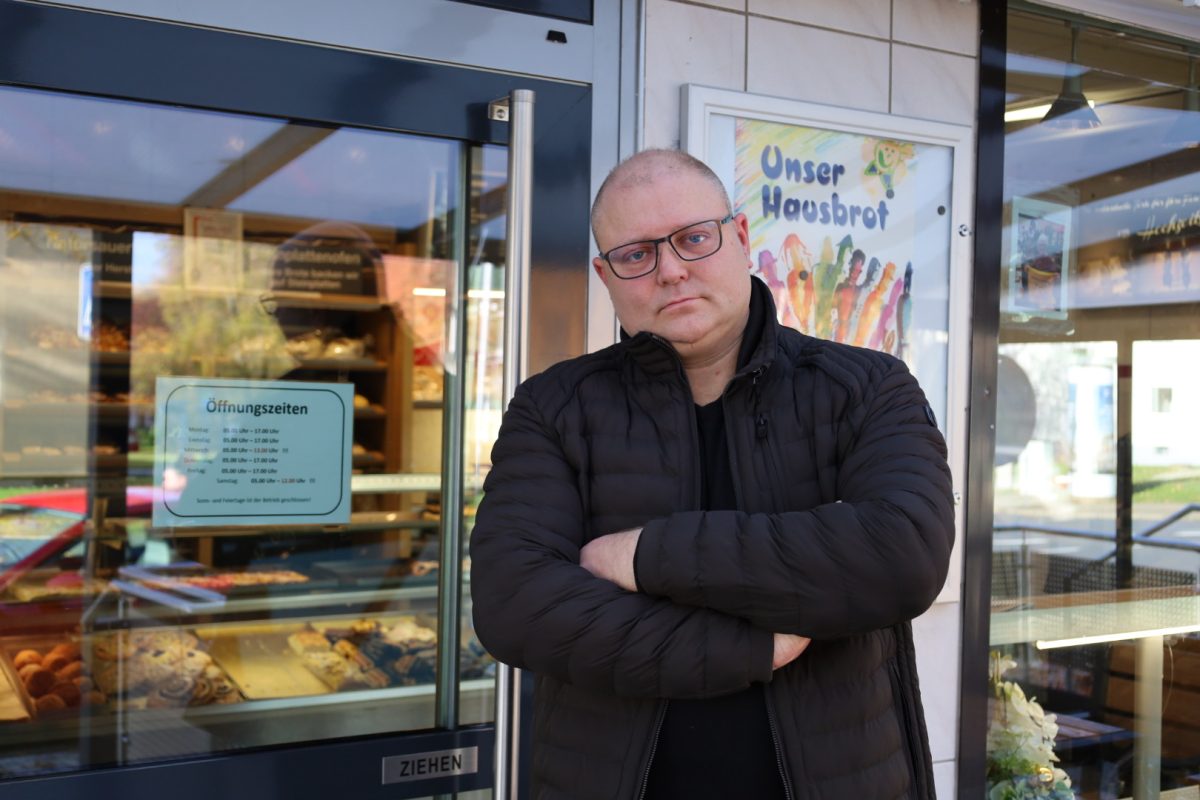 Bäckermeister Markus Conti vor seiner Bäckerei in Salzgitter-Bad