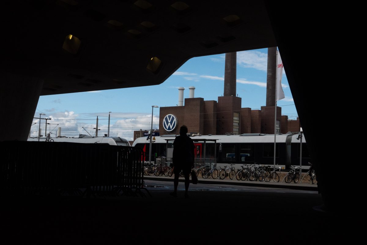 Bahnstrecke zwischen Braunschweig und Wolfsburg gesperrt! Das trifft vor allem die VW-Werker hart!