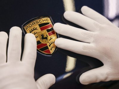 Bei der VW-Tochter Porsche läuft es. Auch bei den Mitarbeitern. Die können jedenfalls fette Weihnachtsgeschenke kaufen.