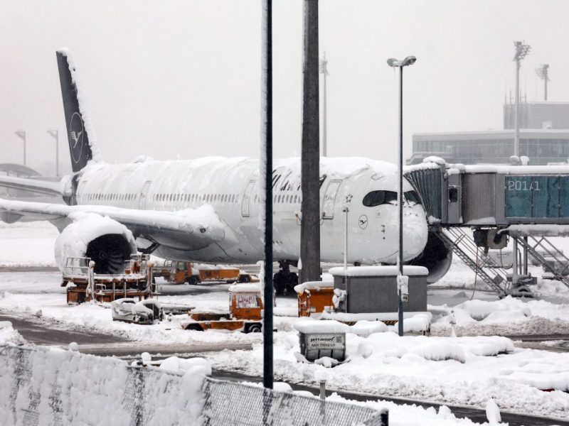 Wetter-Horror in Deutschland: Bahn und Flughäfen im Schnee-Chaos ++ Schulen bleiben geschlossen