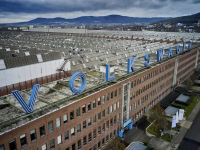 VW kommt nicht zur Ruhe! Noch immer ruckelt es bei der Produktion eines wichtigen E-Motors.