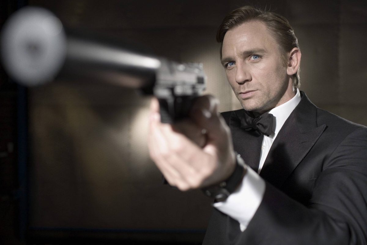 James-Bond-007-Hammer-bahnt-sich-an-das-gab-es-in-der-Reihe-noch-nie