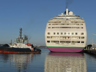 Junges Hochzeits-Paar erlebt wahren Albtraum durch Kreuzfahrt-Schiff.