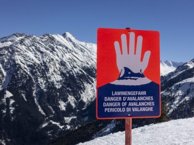 Eine 28-Jährige kam bei einem Lawinen-Unglück in den Tiroler Bergen ums Leben (Symbolfoto)