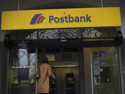 Viele Postbank-Kunden klagen weiterhin über IT-Probleme.