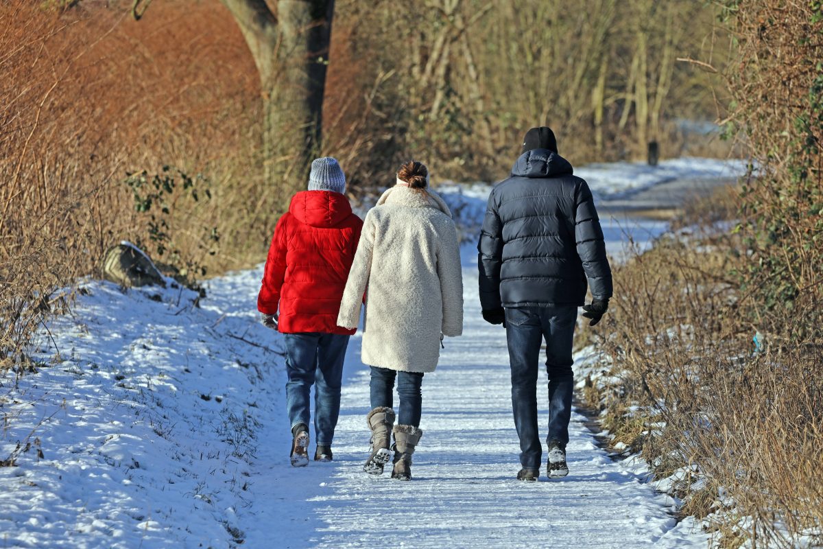 Spaziergänger im Schnee