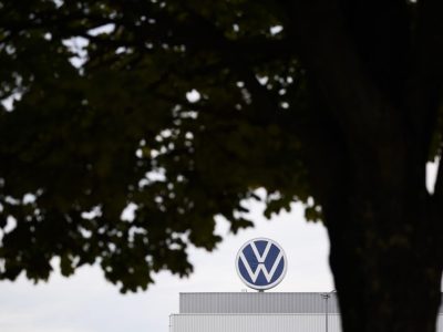VW gerät mal wieder mächtig unter Druck. Wie reagiert der Konzern?