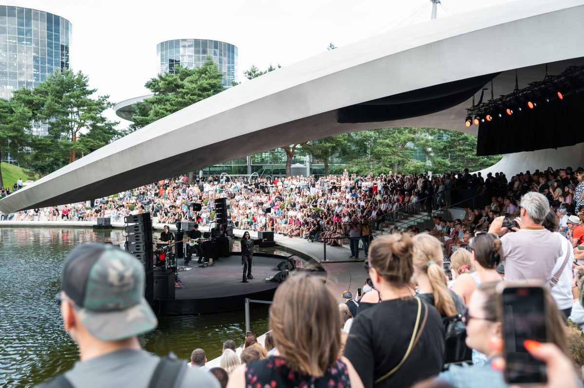 Vom 21. Juni bis 4. August findet das Sommerfestival mit 29 Live-Konzerten statt.