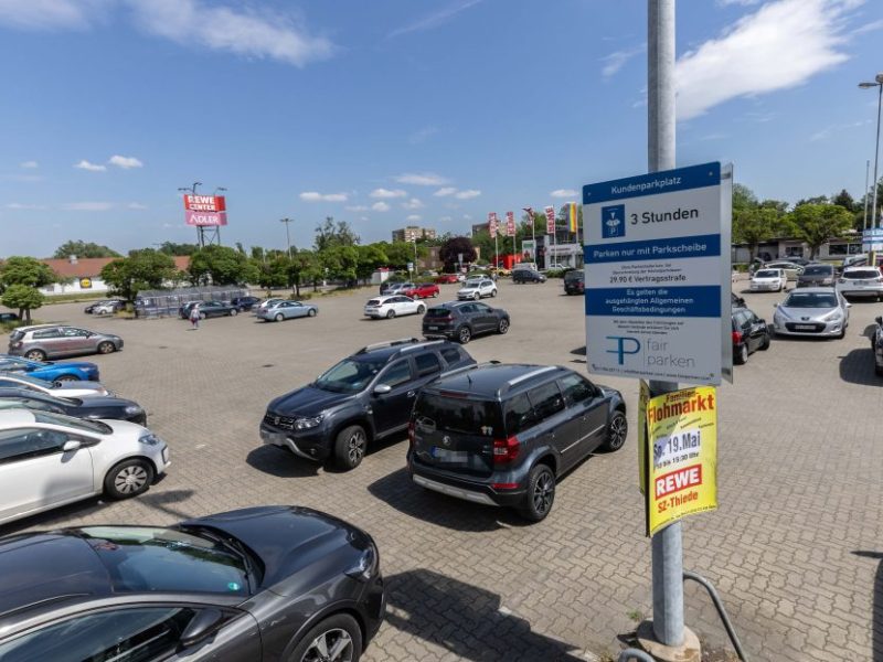 Rewe in Salzgitter: Parkplatz-Frust! Kunden verstehen die Welt nicht mehr – „Absolute Unverschämtheit“