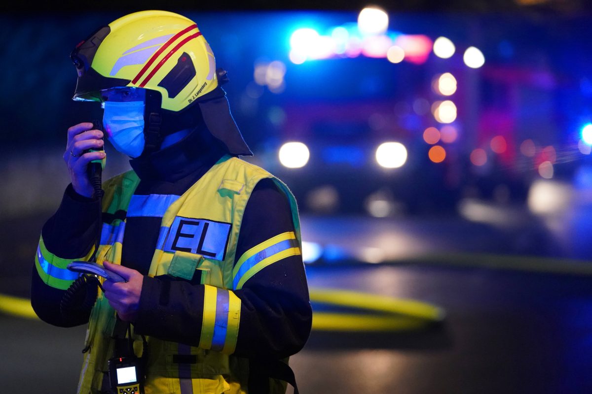 Bei einem furchtbaren Feuer in Niedersachsen ist eine Frau gestorben. (Symbolbild)