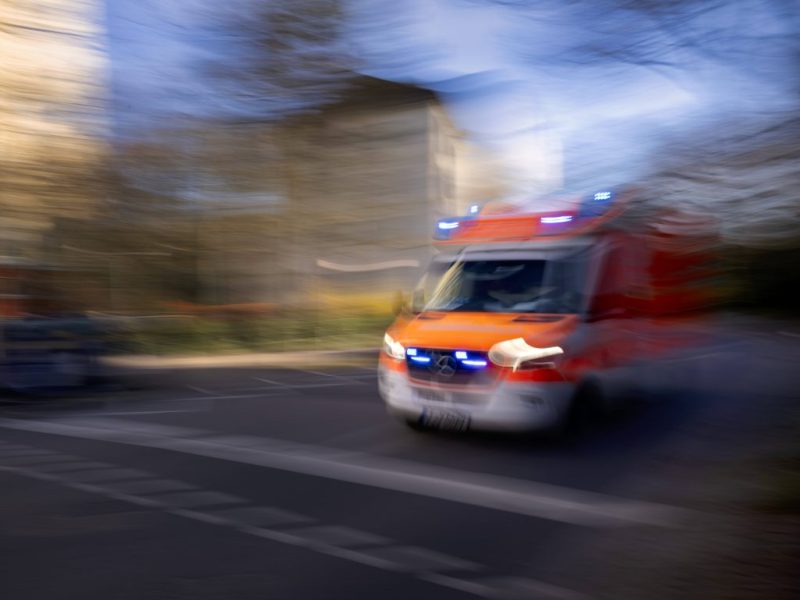 KÃ¶nigslutter: Heftiger Unfall! FÃ¼r den Fahrer kommt jede Hilfe zu spÃ¤t