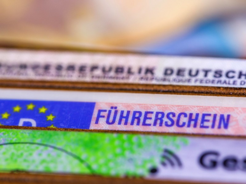 Führerschein-Kosten schießen in die Höhe – so sparst du bares Geld