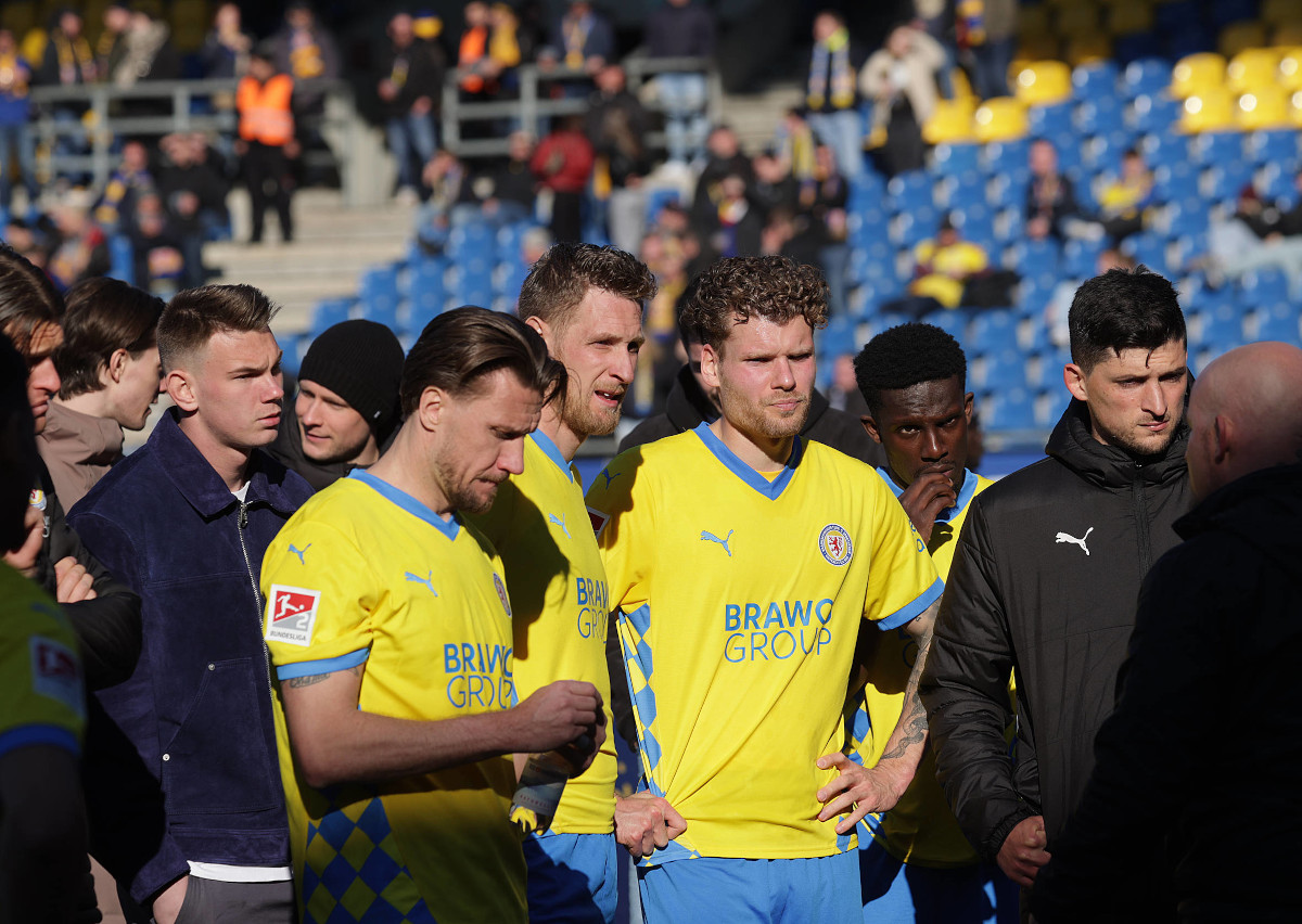 Eintracht-Braunschweig-Profi-macht-nach-Hinspiel-Sieg-kurzen-Prozess-seine-Botschaft-ist-eindeutig