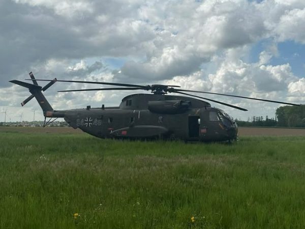 Kreis Peine: Seltene Szene im Video! Bundeswehr-Hubschrauber muss plötzlich runter