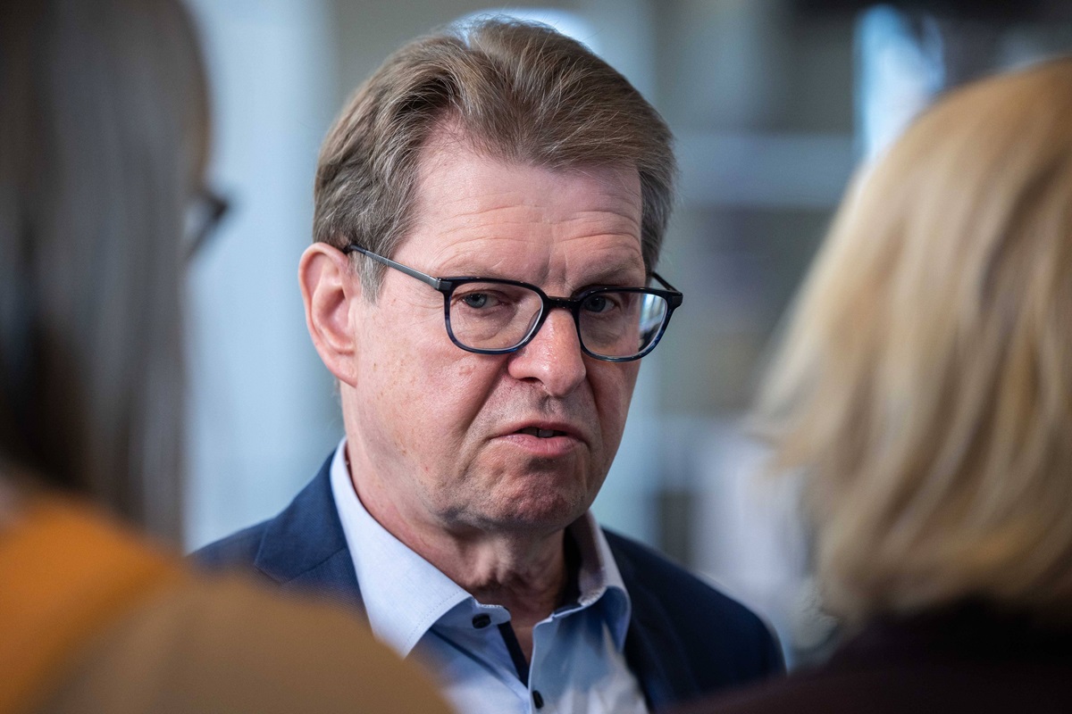 Stegner-Geheimtreffen-mit-hochrangigen-Russen-Putin-Spitzel-rausschmei-en-