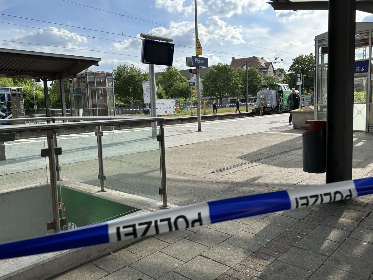 Peine: Mann von Güterzug-Lok erfasst! Einen Tag später ist er tot