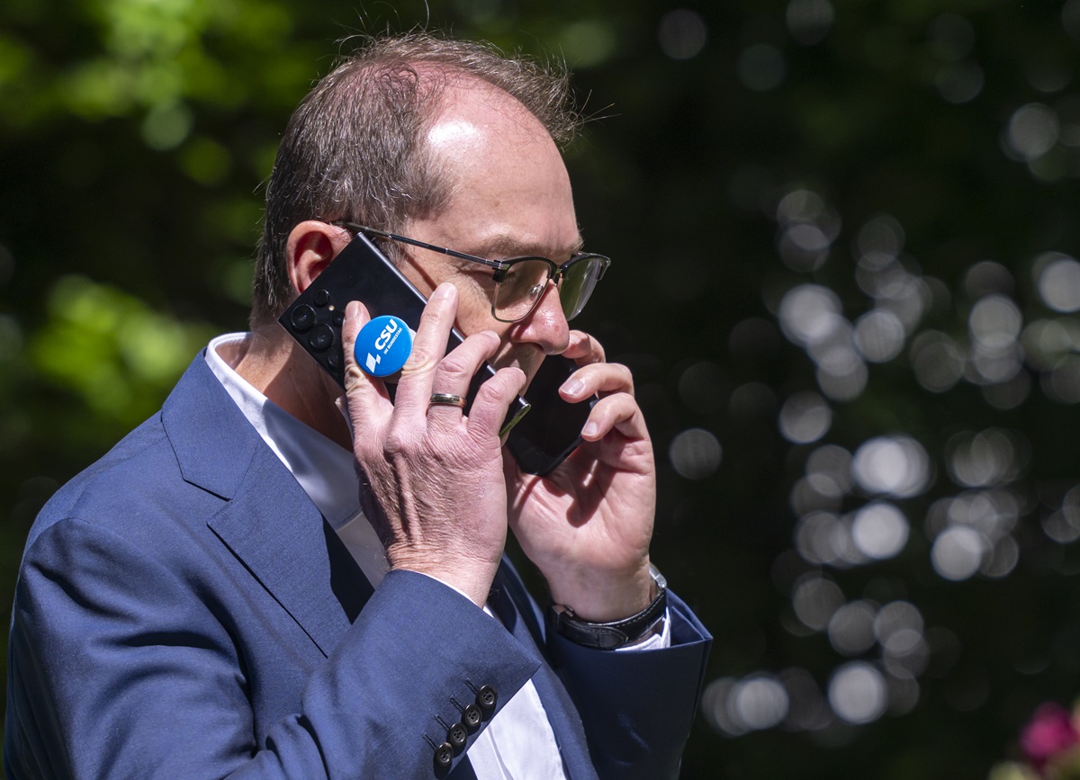 Asyl-Dobrindt-nimmt-n-chstes-Land-ins-Visier-Junge-arbeitsf-hige-M-nner-
