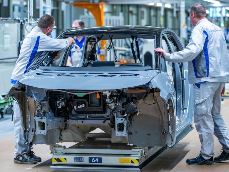 VW: Tausende Mitarbeiter müssen gehen – jetzt hagelt es Kritik
