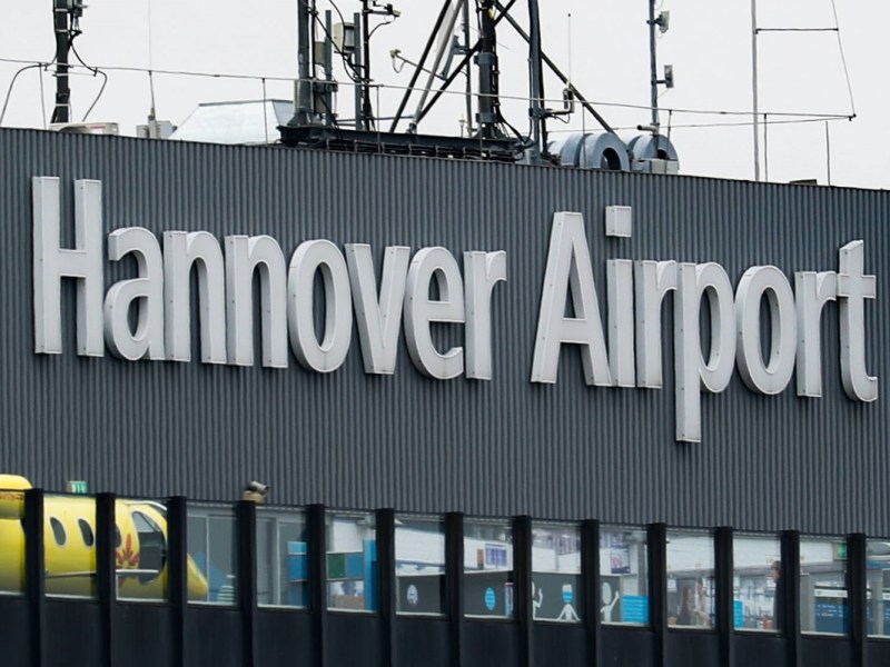 Flughafen Hannover: Fast schon historisch – Schrott-Airbus verschwindet endlich!