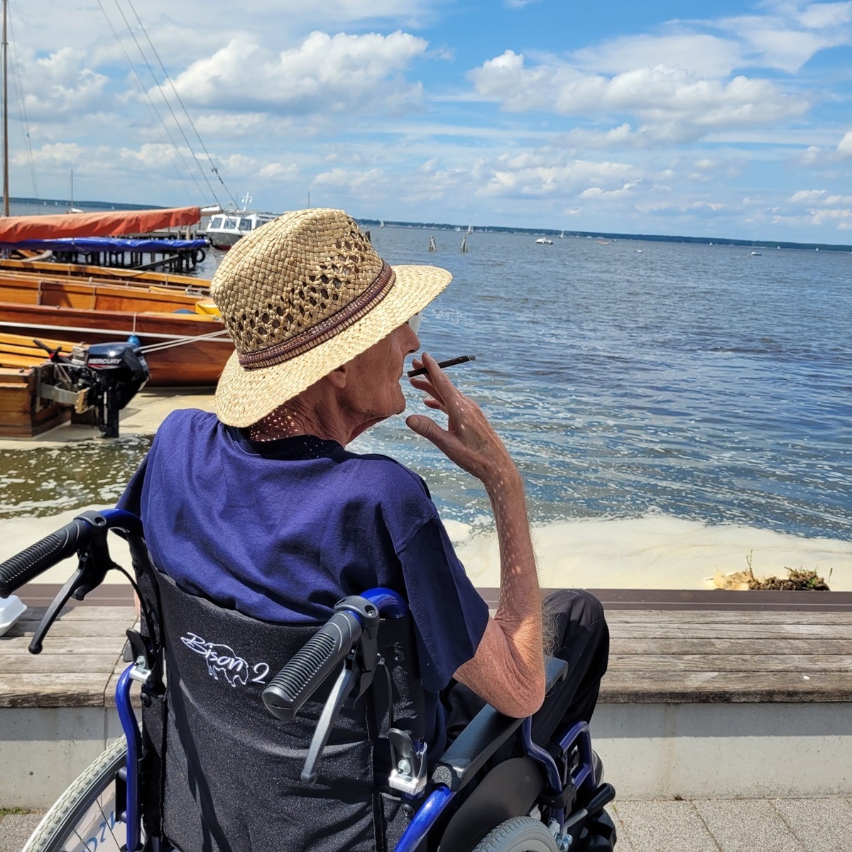 Harald aus Hannover genießt den Blick auf das Steinhuder Meer.