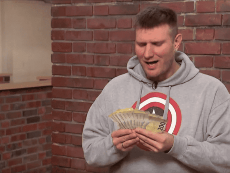 „Bares für Rares“: Verkäufer rechnet mit 25 Euro – und kassiert Traum-Preis!