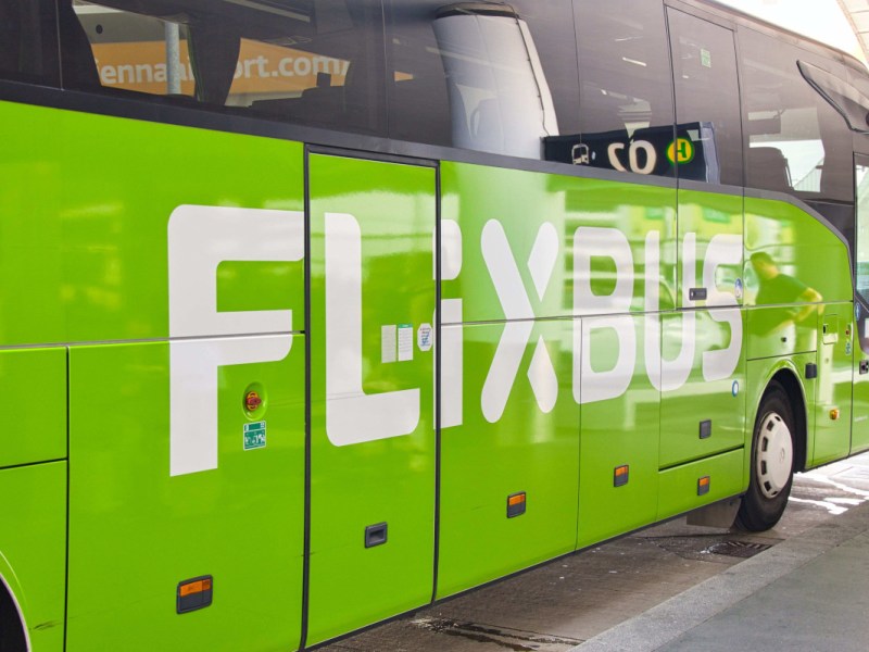 Flixbus verunglückt auf A19! 20 Verletzte, einer in Lebensgefahr ++ Vollsperrung