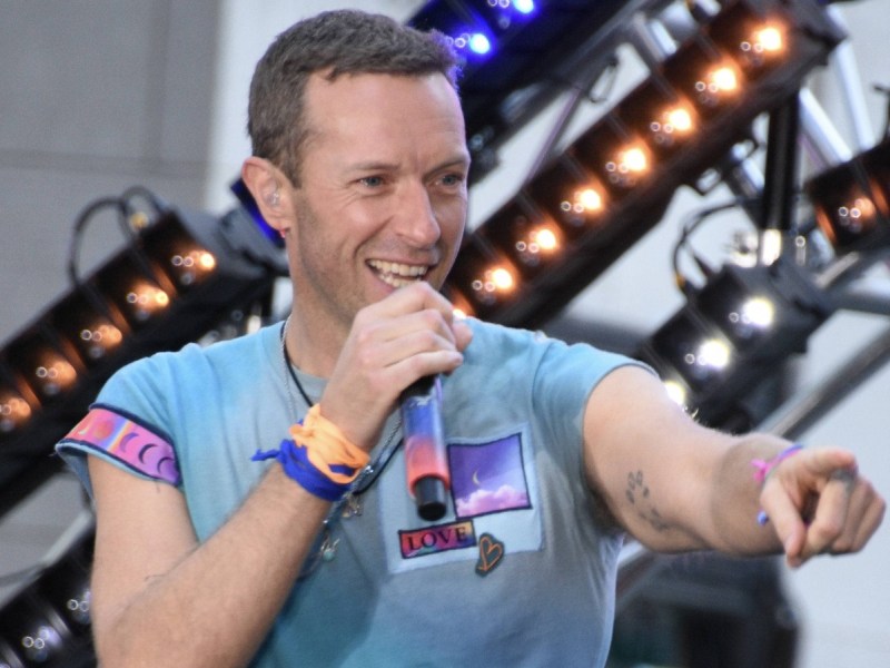 Mitten beim Coldplay-Konzert fliegt ihre Affäre auf